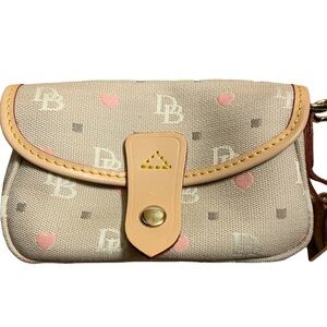EUC - Dooney & Bourke Wristlet
